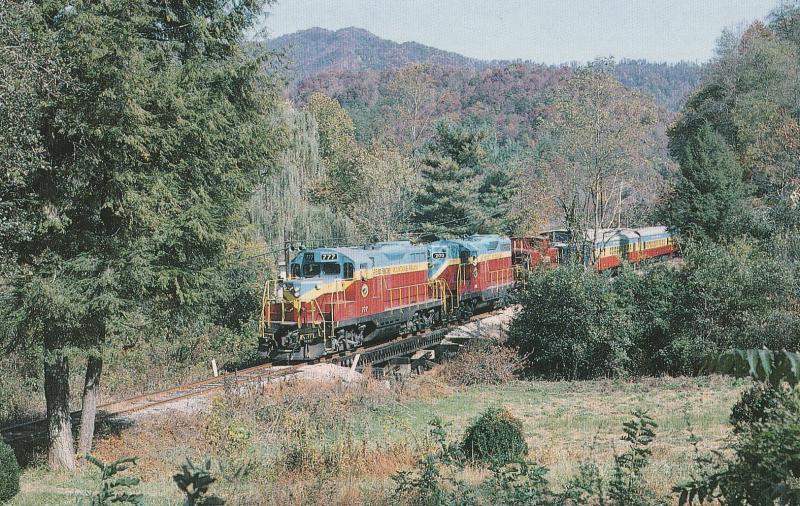 Great Smoky Mountains Railway GP-7 #777 GP-9 #200 Train Locomotive