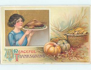Pre-Linen thanksgiving PRETTY GIRL SERVES ROAST TURKEY ON PLATTER HQ7324