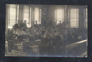 RPPC IOLA WISCONSIN SCHOOL CLASS INTERIOR VINTAGE AZO REAL PHOTO POSTCARD