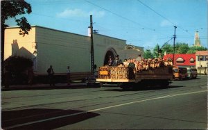 Canada The Observation Car Near The Wax Museum Montreal Postcard C312