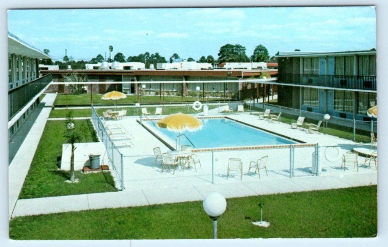 COCOA, Florida FL ~ Roadside COCOA HOUSE RESTAURANT Cocoa Inn 1960-70s  Postcard