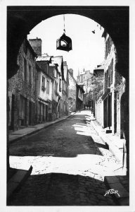 Lot301 dinan rue de jerzual et la porte  real photo france