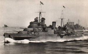 Photo British Royal Navy Southampton Class Cruiser War Time