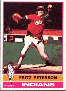 1976 Topps Baseball Card Fritz Peterson Celveland Indians sk13479