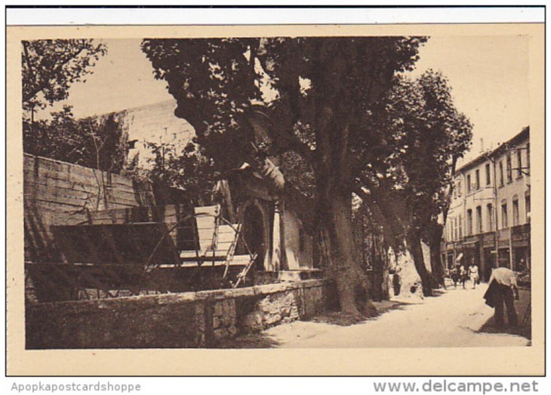 France Avignon La rue des Teinturiers