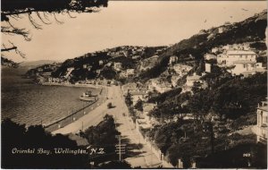 PC NEW ZEALAND, ORIENTAL BAY, WELLINGTON, Vintage REAL PHOTO Postcard (B41443)