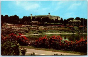 Postcard - Hotel Hershey and the Rose Gardens, Hershey, Pennsylvania, USA