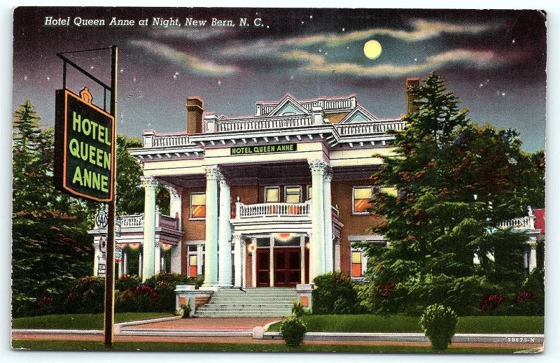 Postcard NC New Bern Hotel Queen Anne at Night