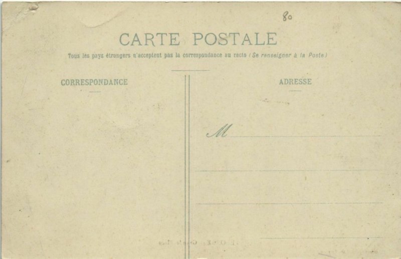 CPA PÉRONNE grande place (25010)