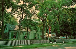 Canada Ontario Gananoque The Golden Apple Restaurant