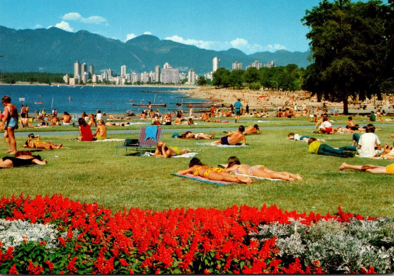 Canada Vancouver Kitsiland Beach and English Bay Skyline