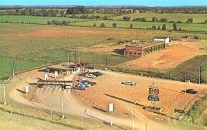 Lindsay, ON, Canada, Cottage Drive-IN Kentucky Fried Chicken Postcard.