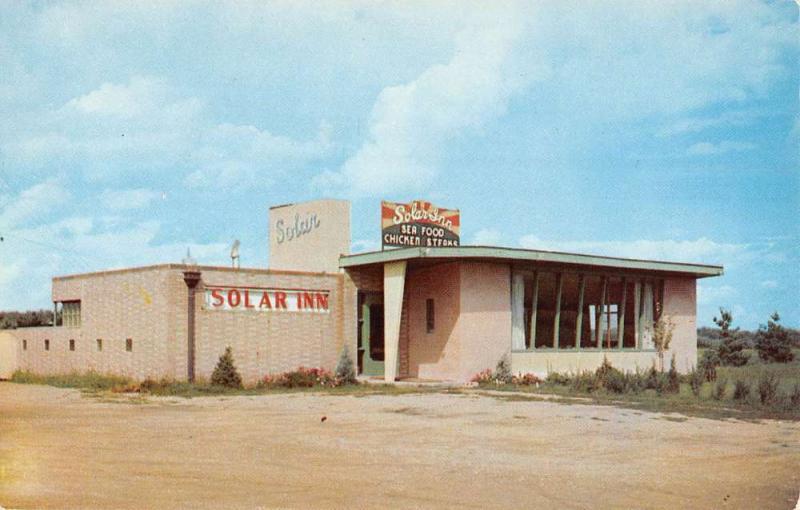 Ames Iowa Solar Inn Street View Vintage Postcard K57441