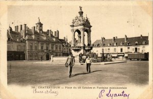 CPA CHATEAUDUN Place du 18 Octobre et Fontaine (982232)