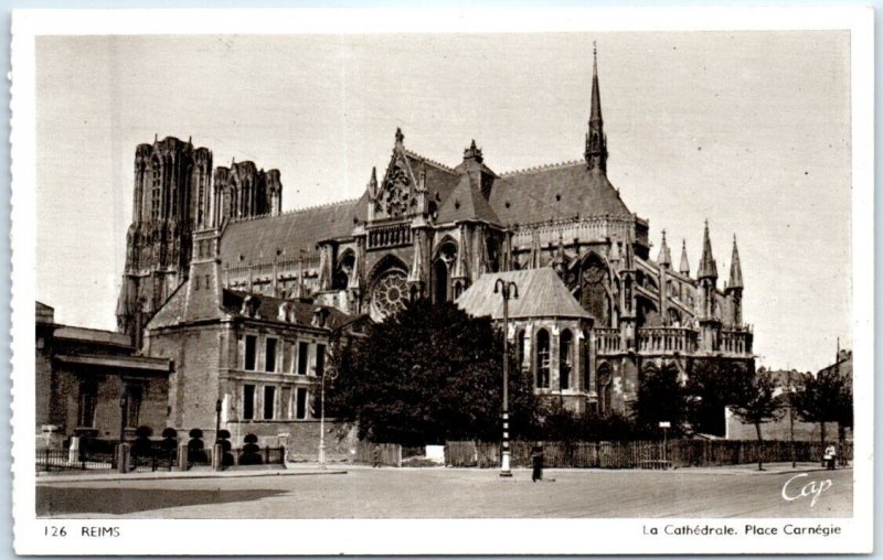 Postcard - La Cathédrale. Place Carnégie - Reims, France
