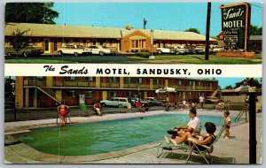 Vtg Sandusky Ohio OH The Sands Motel Swimming Pool Old Cars 1960s View Postcard