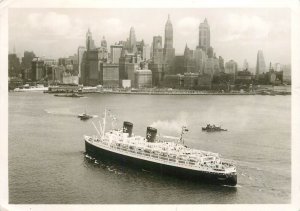 Hanseatic Hamburg Steamer Oceanliner Cruiser Ship - New York City 1960