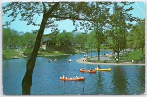 Vintage Montréal Lafontaine Park Peaceful Lake Canoes Canada Postcard