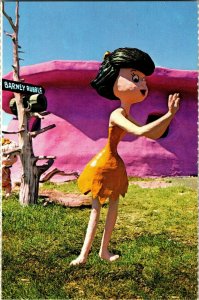 Betty Rubble Statue, Flintstone's Bedrock City Custer SD Vintage Postcard E15
