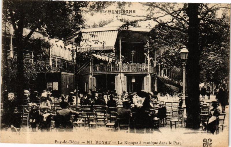 CPA PUY-de-DOME - ROYAT - Le Kiosque a musique dans le Parc (244484)