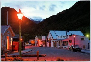 CONTINENTAL SIZE POSTCARD SIGHTS SCENES & CULTURE OF NEW ZEALAND 1970s-1990s b48