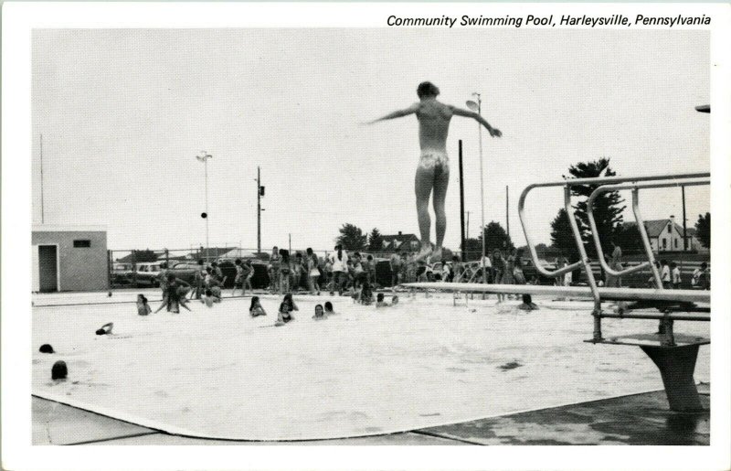 Vtg Postcard Community Swimming Pool Harleysville PA Diver Swimmers UNP