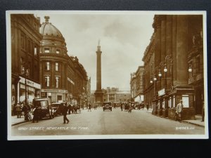 Tyne & Wear NEWCASTLE ON TYNE Grey Street c1930 RP Postcard by Valentine