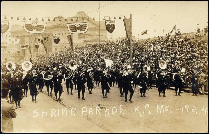 Kansas City, Missouri, Shrine Parade, Freemasonry Shriners (1924) RPPC Masonic