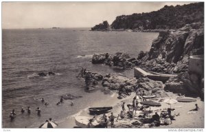 RP: Costa Brava, Calella de Palafrugell , Spain, 30-40s ; Playa