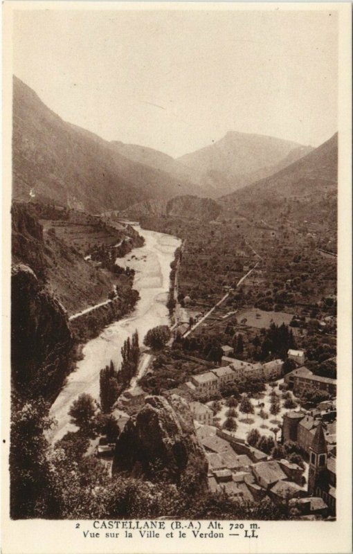 CPA CASTELLANE - Vue sur la Ville et le Verdon (143080)