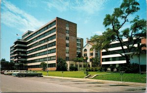 VINTAGE POSTCARD MOUND PARK HOSPITAL AT ST. PETERSBURG FLORIDA CLASSIC CARS