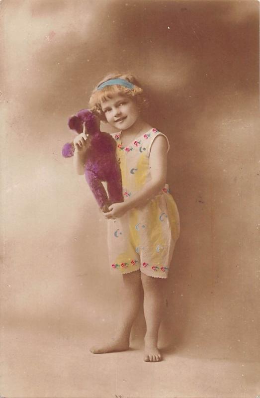 BR102239  child enfant with teddy bear  girl ours en plouche 1 2 3