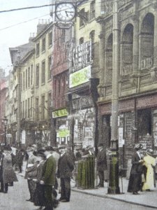 Leicester GALLOWTREE GATE showing MAN GREASING TRAMWAY TRACK c1920 Postcard