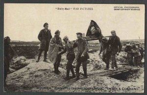Ca 1917 RPPC* WW1 CARRYING WOUNDED TOMMY TO THE PHOTOGRAPHER IM NOT A SEE INFO