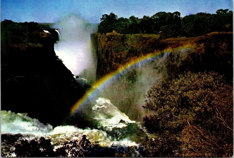 CONTINENTAL SIZE POSTCARD MAIN GORGE DEVIL'S CATARACT VICTORIA FALLS ZIMBABWE