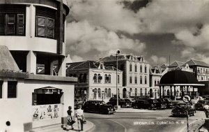 curacao, N.W.I., WILLEMSTAD, Brionplein, Car (1950s) RPPC Postcard