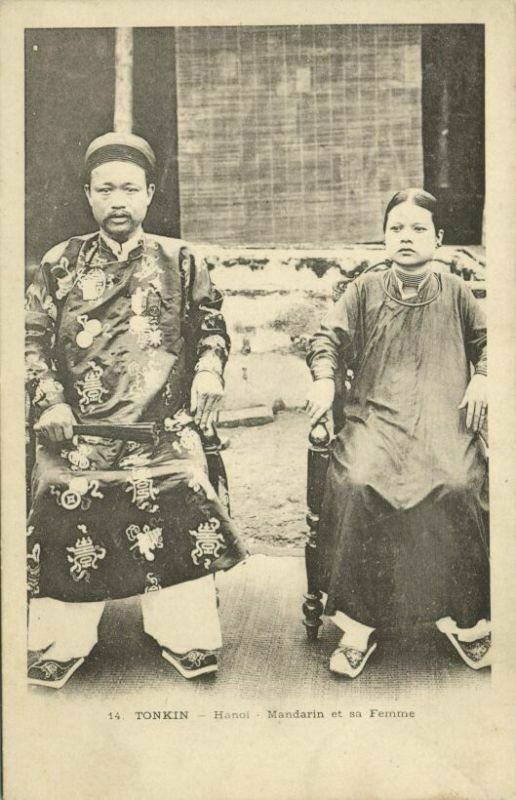 indochina, TONKIN HANOI, Mandarin et sa Femme (1899) Postcard