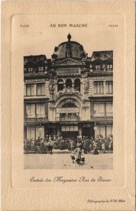 CPA PARIS AU BON MARHCE Entrée des Magasins Rue de Sevres (991774)