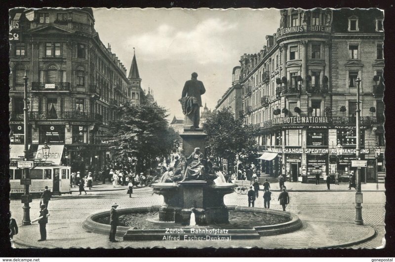 dc1010 - SWITZERLAND Zurich 1938 Bahnhofplatz. Tram. Alfred Escher Denkmal. RPPC