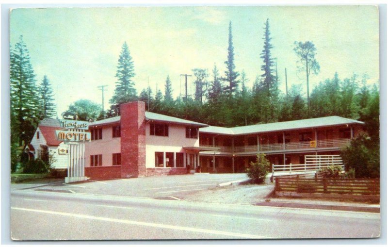 WEED, CA California  ~ Roadside TOWNHOUSE MOTEL c1950s Siskiyou County Postcard