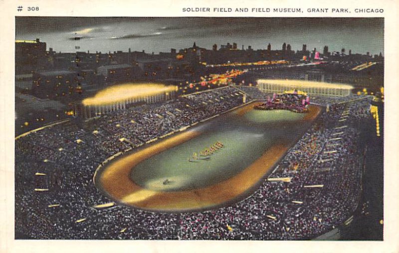 Soldier Field & Field Museum, Grant Park Chicago, Illinois, USA Football Stad...