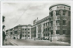 34305 Vintage BARI City POSTCARD - High School Gymnasium Horazio Flacco-