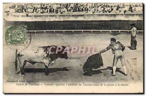 Old Postcard Bullfight Bullfight Toreador calling the & # 39attention bull be...