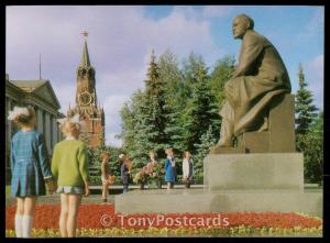 Monument to V.L Lenin in the Kremlin