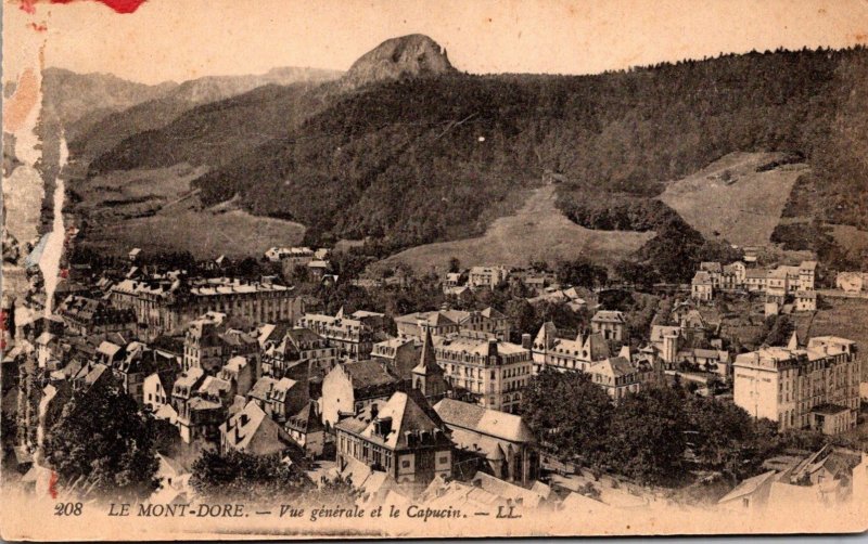 France Le Mont Dore Vue generale et le Capucin