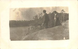 Men Viewing The Cliffs at The Dells in Wisconsin-1910s RPPC POSTCARD