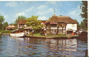 Norfolk Postcard - The Beehive - Wroxham - Ref 11527A