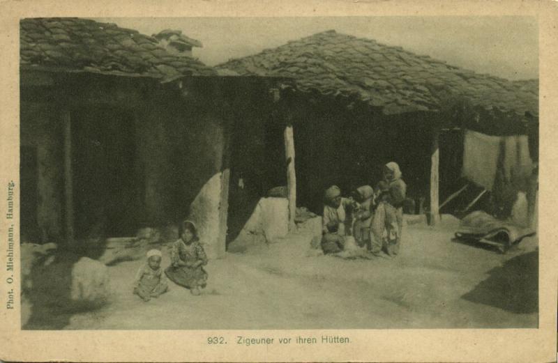 Gipsies Gypsy Romani, Women and Children in Front of their Huts (1915)