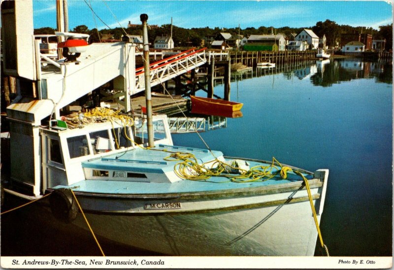 CONTINENTAL SIZE POSTCARD ST. ANDREWS BY THE SEA NEW BRUNSWICK CANADA