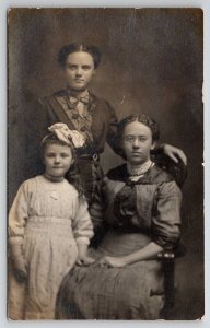 RPPC Three Edwardian Girls Myrtle Flory Violet Portrait Photo Postcard B30